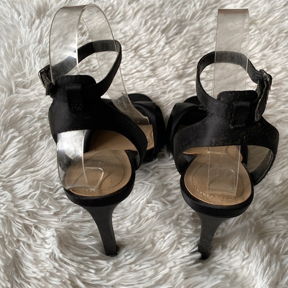 Black satin bow ankle wrap sandals, size 6 1/2 - Picture 6 of 12